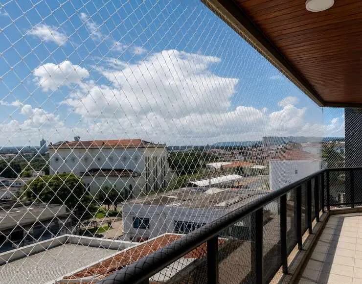 Instalação de tela de proteção para gatos