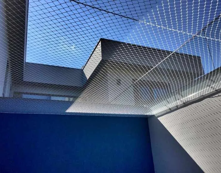 Contenção lateral em quadra de beach tennis — RBP